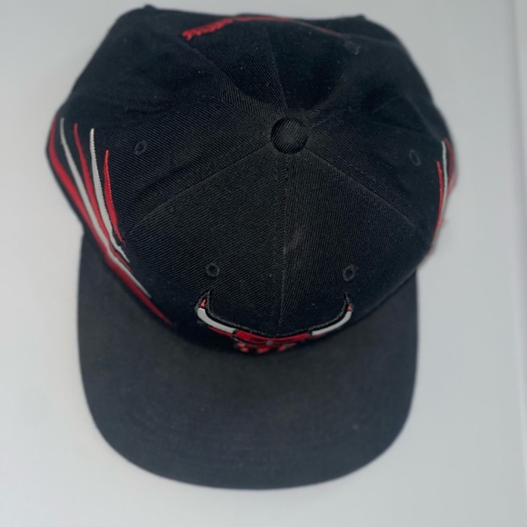 Chicago Bulls SnapBack Hat - Picture 2 of 3